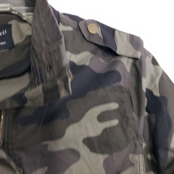 Love Tree Women's Camo Jacket, Size Large - Picture 7 of 10